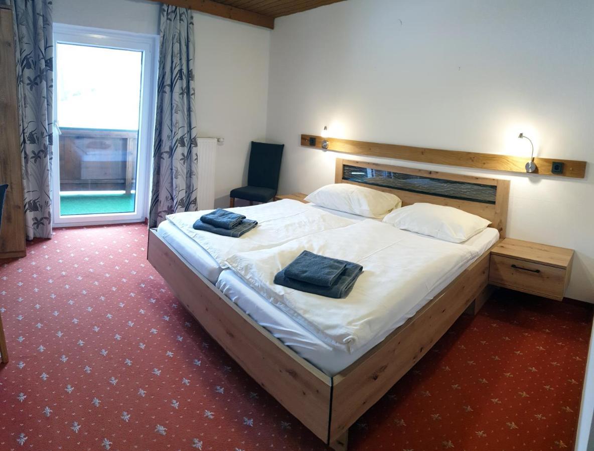 Landgasthof Hotel Zehenthof Пфаррверфен Экстерьер фото
